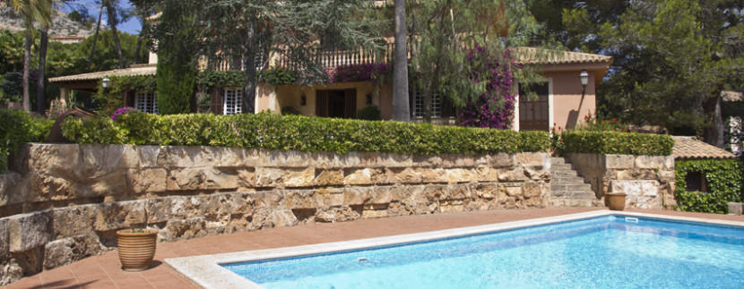 unique villas mallorca lovely villa to be reformed for sale in Son Vida swimming pool area
