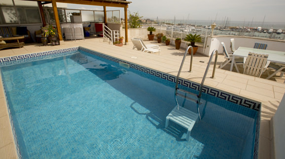 uniquevillasmallorca-penthouse-paseo-maritimo-swimming-pool