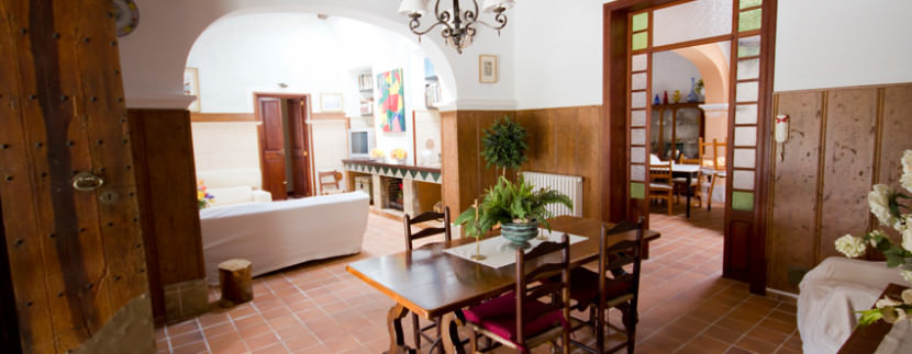 unique-villas-mallorca-modern-country-house-for-sale-in-Alaro-livingarea3