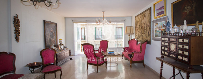 unique villas mallorca Flat to be Reformed for Sale in palma center living area 2
