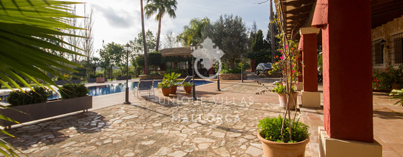 unique villas mallorca finca for sale in sencelles pool2