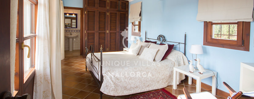 unique villas mallorca finca for sale in sencelles room 3