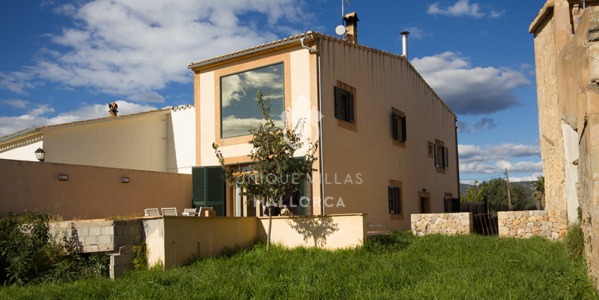 Sunny House with Garden For Sale in Establiments