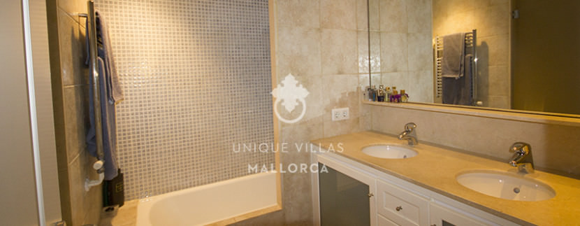 uniquevillasmallorca ground floor for sale in La Bonanova bathroom 2