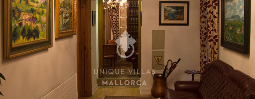 Flat with Character for Sale in Palma Center-uvm130a living area 2