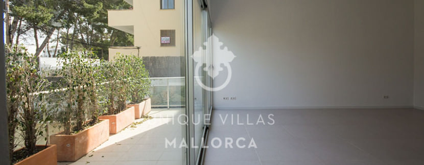 modern ground floor for sale in Santa Ponsa garden