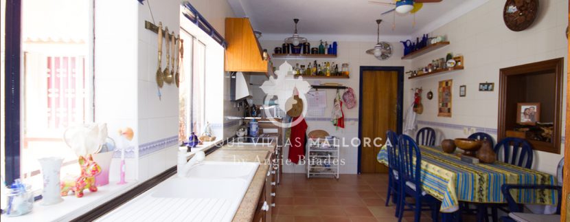 Charming property for sale in Genova uvm177 kitchen 2
