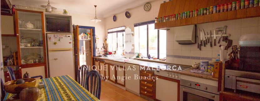 Charming property for sale in Genova uvm177 kitchen