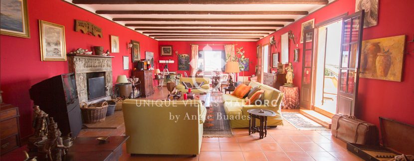 Charming property for sale in Genova uvm177 living area2