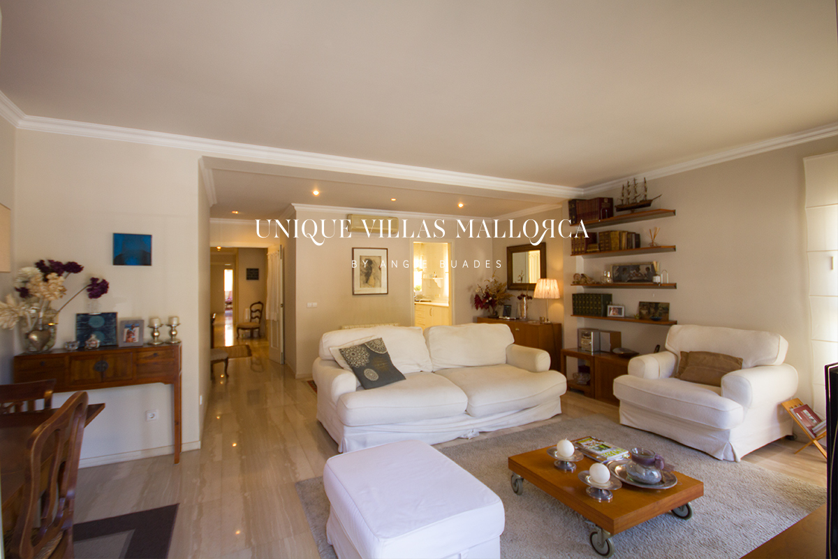 Elegant and bright 3 bedroom flat for sale near Bellver-uvm273